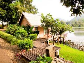 The Nature Club Resort Sangkhla Buri Exteriör bild